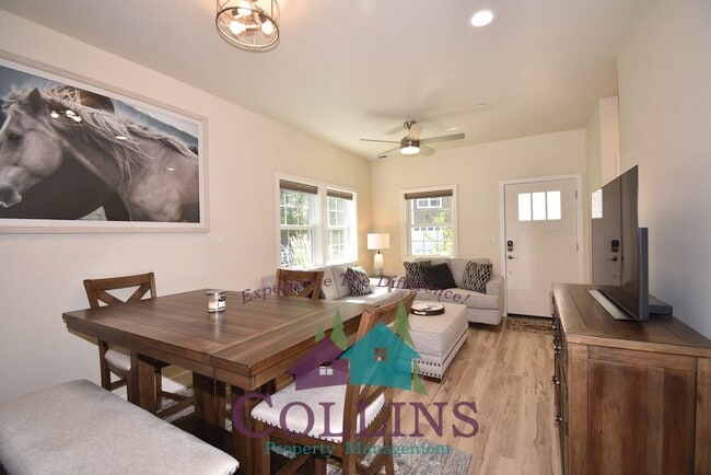 Building Photo - 215 Pello Ln