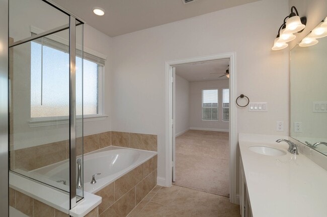 Building Photo - Beautiful 4 Bedroom, 3 Car Garage, Single Story Home in Celina!