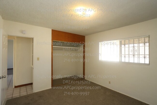 Building Photo - 830 E Anaheim St