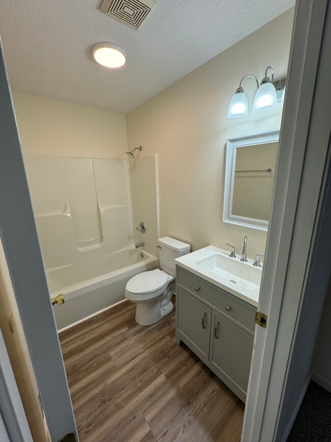 Building Photo - 376 Woodstock Ln