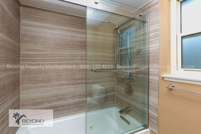 Building Photo - ***PET FRIENDLY*** 2 BED WITH DUAL PRIMARY...