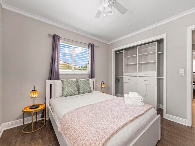 Building Photo - 801 SE 14th St