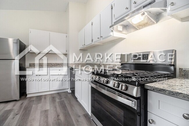 Building Photo - 4826 Mainstreet Valley Trce