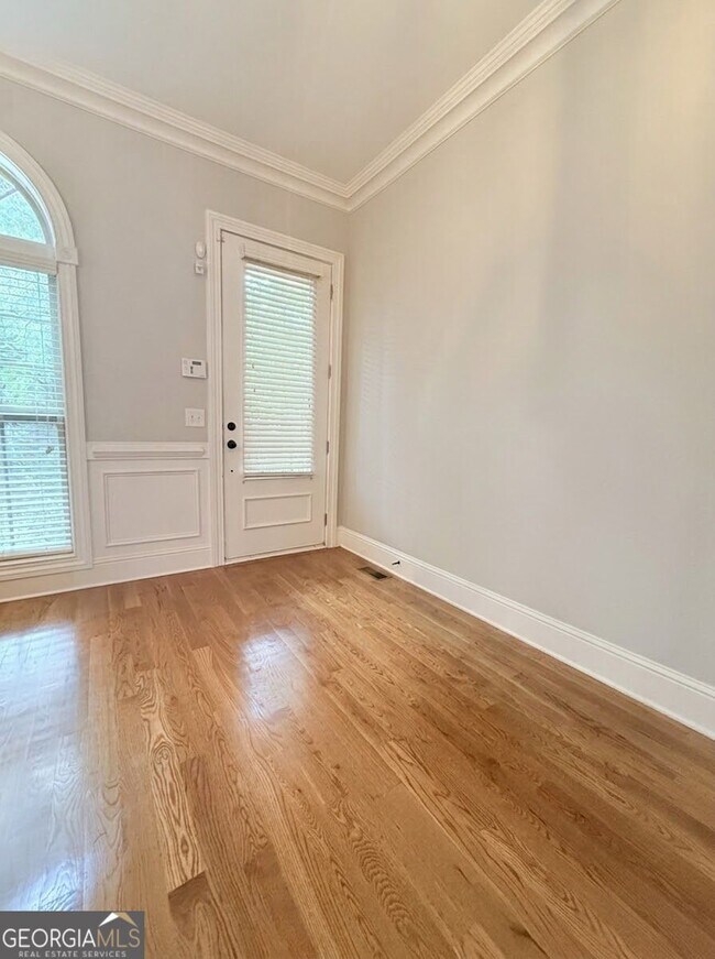 Building Photo - 1602 Chatterton Ct NE