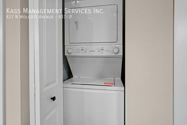 Building Photo - 837 N Wolcott Ave