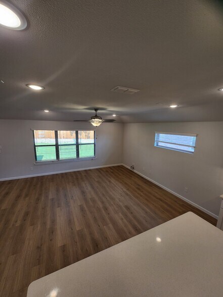 Building Photo - 2043 Atlantic Ave