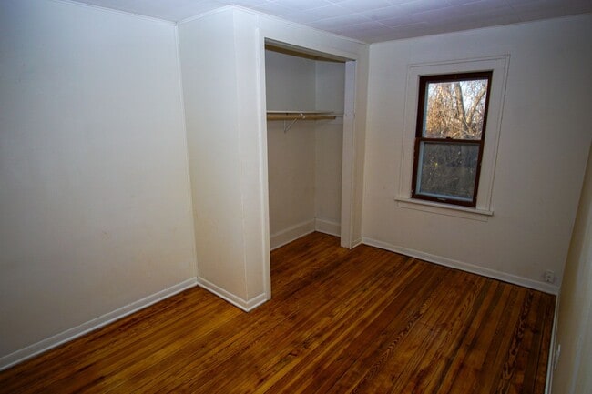 Building Photo - 3 Bedroom Spacious Kenosha Townhouse