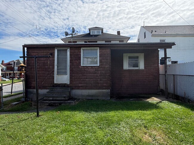 Building Photo - 645 E Boundary Ave