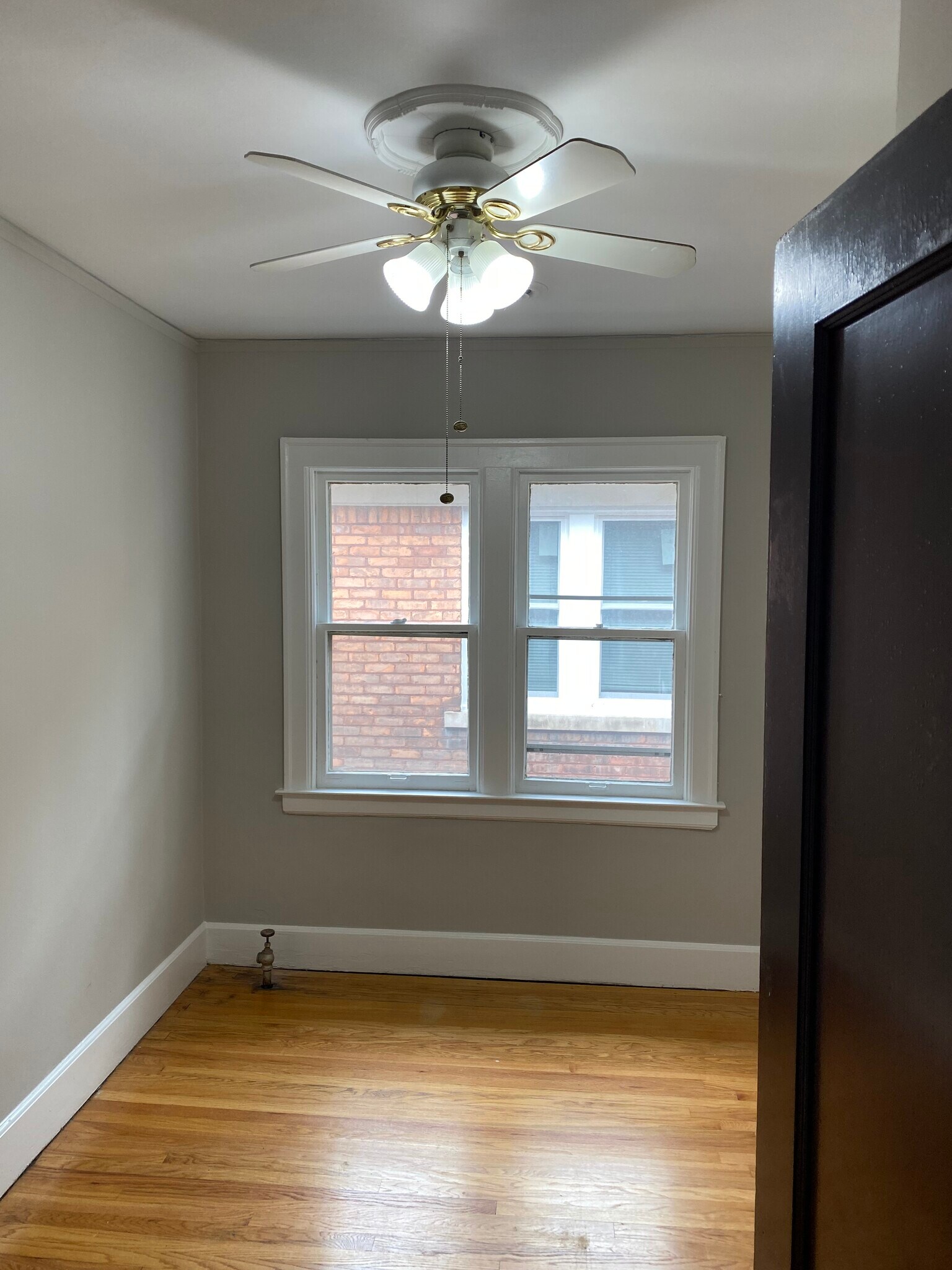 Building Photo - 910 Beaconsfield Ave