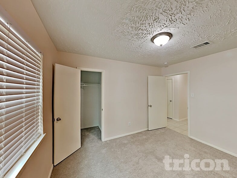 Building Photo - 8510 Sorrel Dr