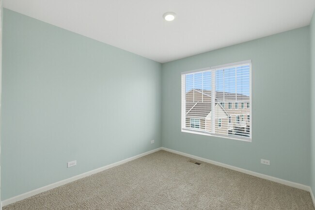 Building Photo - 217 Goldenrod Dr