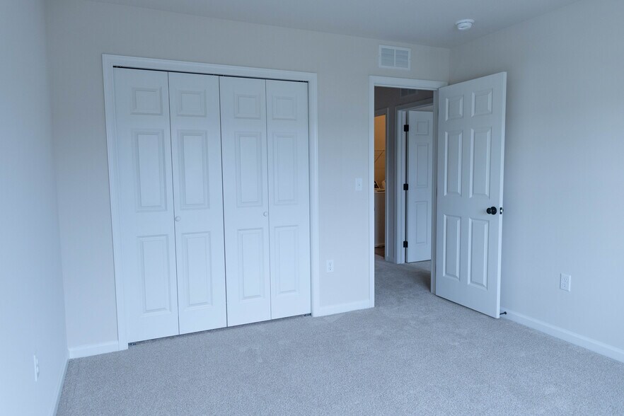 Building Photo - 83 Beech Tree Ct