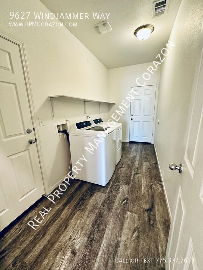 Building Photo - 4-bedroom 3 Full Bath home for Rent in Ren...