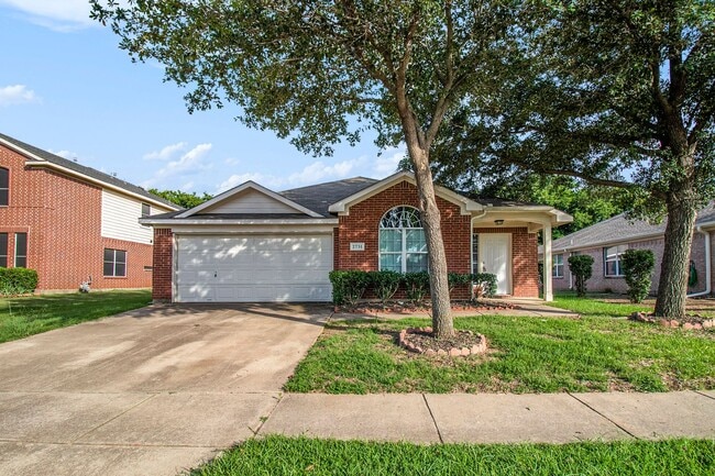 Building Photo - Charming 4-Bedroom, 2-Bathroom Home