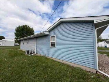 Building Photo - 301 Willow St