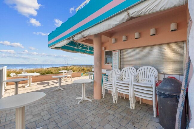 Building Photo - 202 70th Ave N