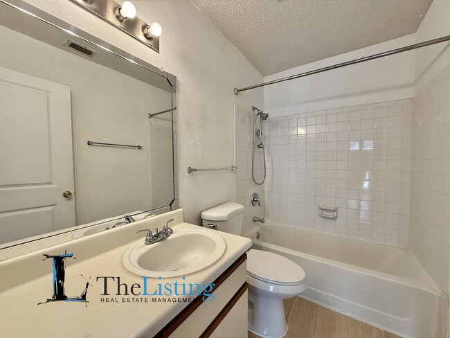 Building Photo - 8724 Mallard Reserve Dr