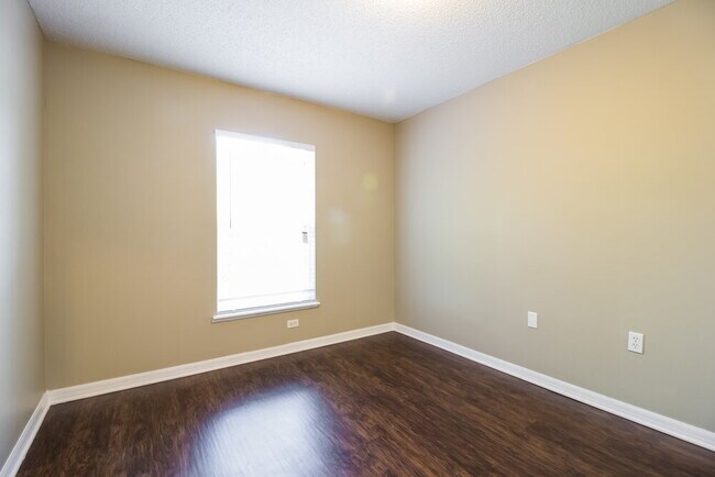 Building Photo - 272 Regal Downs Cir