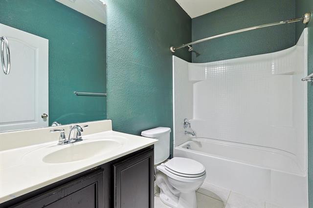 Building Photo - 9205 Benevolent Ct