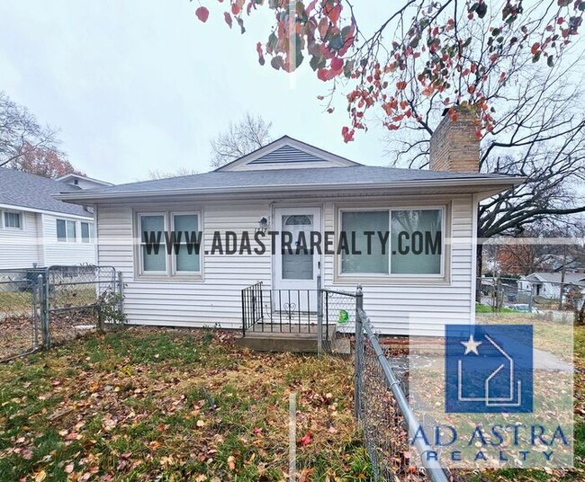 Building Photo - Beautiful 2 Bed 1 Bath Duplex in Independe...