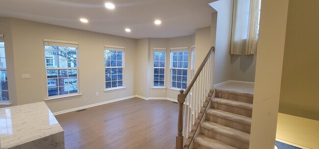 Building Photo - 13 McMartin Ct