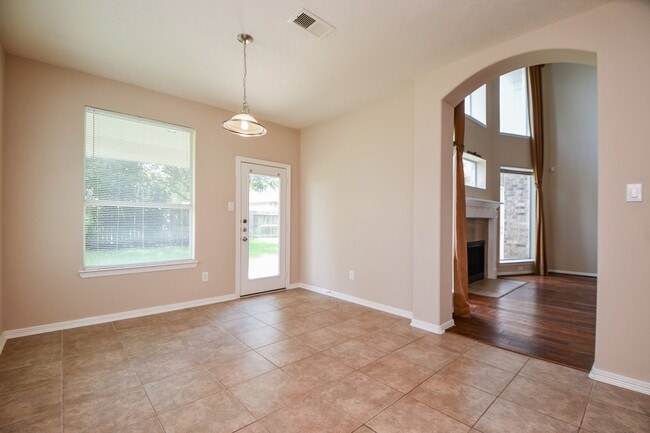 Building Photo - 12410 Shorebridge Rd