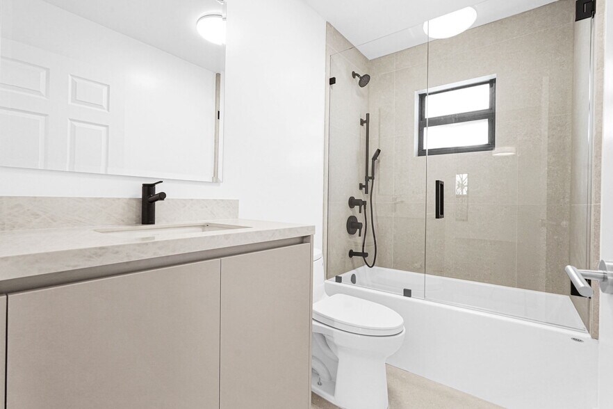 Building Photo - 136 NW 53rd St