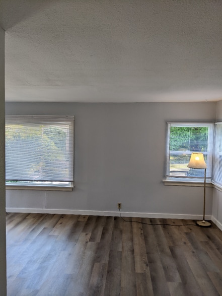 Building Photo - 1406 Gregory Way