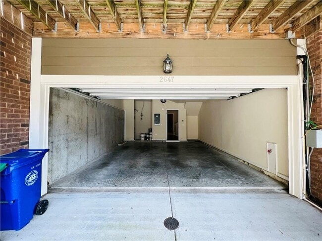 Building Photo - 2647 Portbury Place Northeast