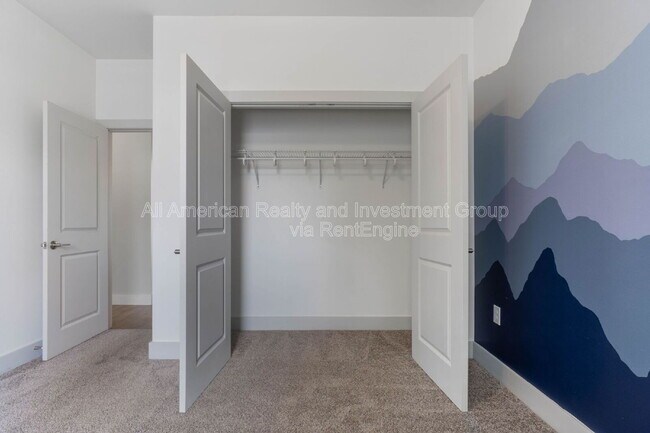 Building Photo - 4464 Goldfinch Way
