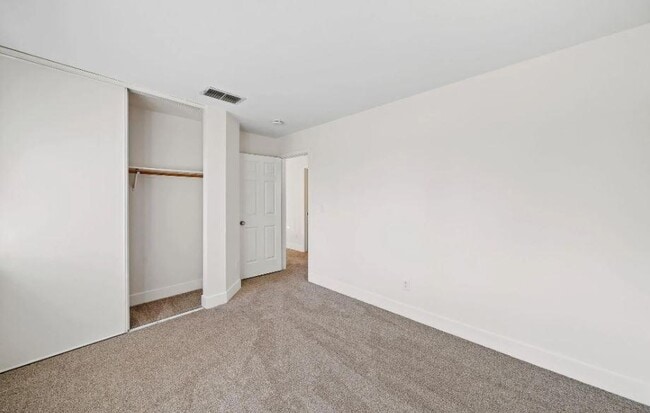 Building Photo - 351 Madrone Pl