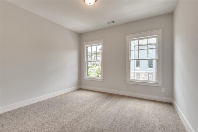 Building Photo - 435 Maplewood Dr