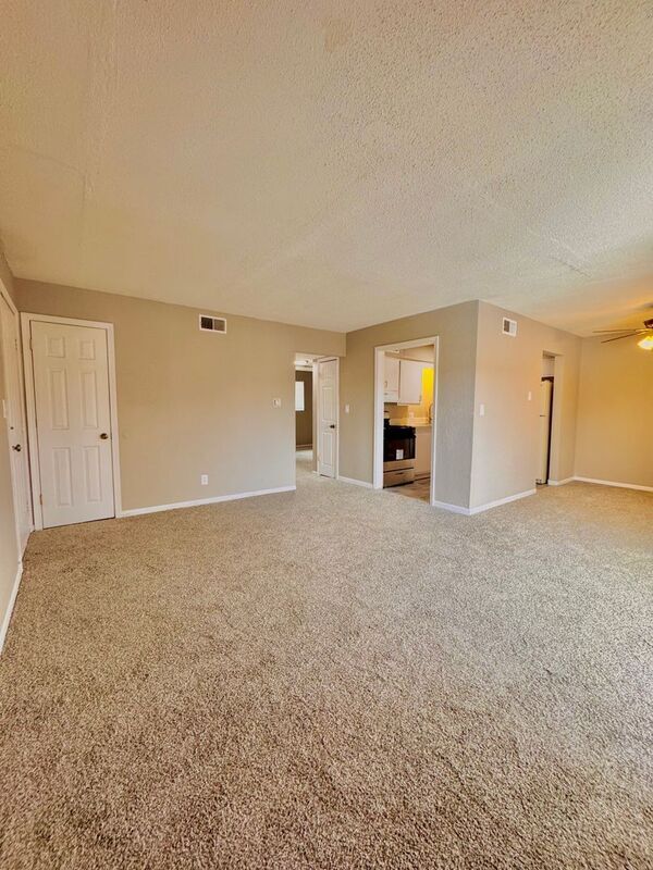 Primary Photo - 1908 N 77th St