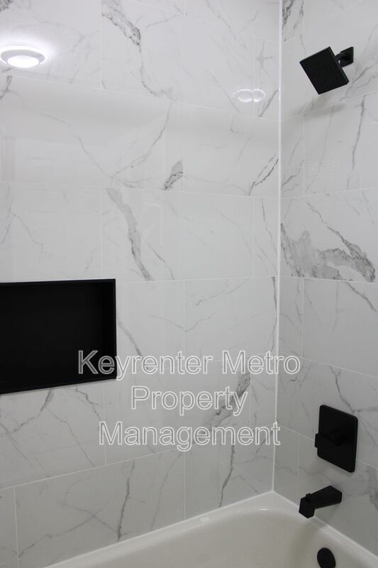Building Photo - 1614 Albert Dr