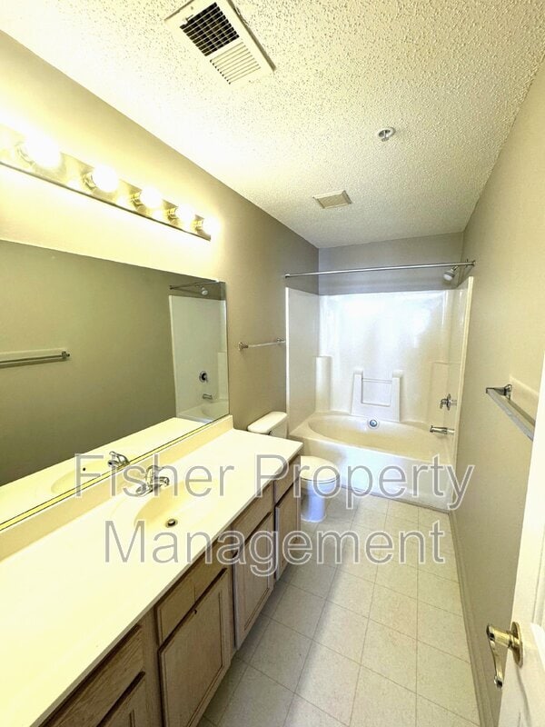 Building Photo - 830 Brassie Ln