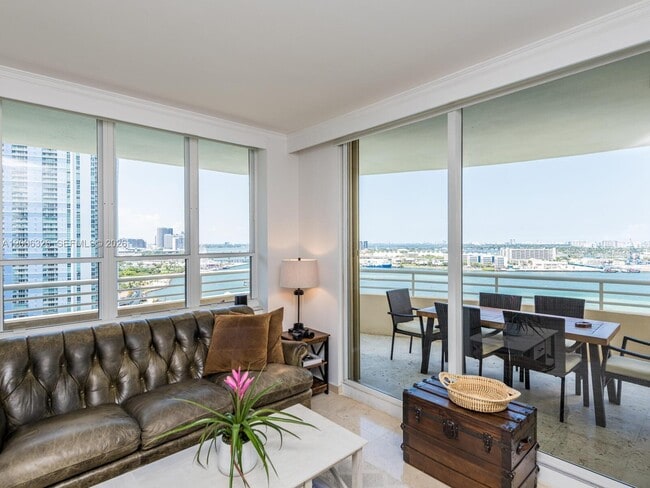 Building Photo - 888 Brickell Key Dr