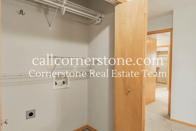 Building Photo - 4775 Sweetgrass Ln