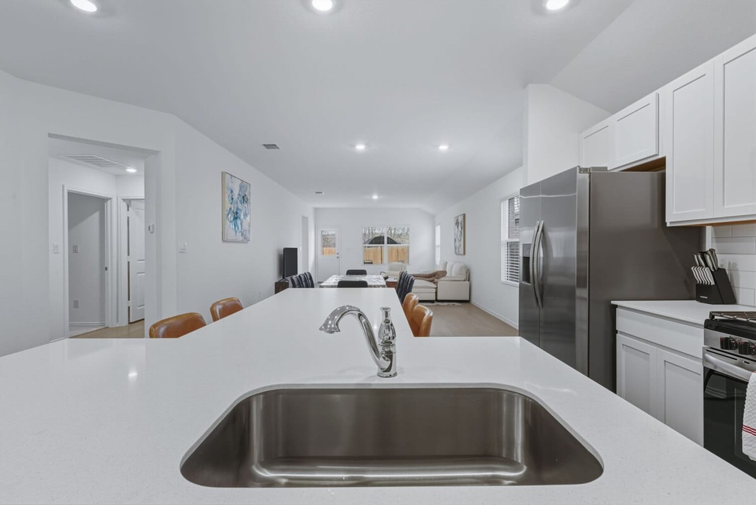 Building Photo - 591 Sormonne Lp