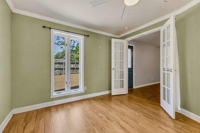 Building Photo - 272 Rio Vista Dr