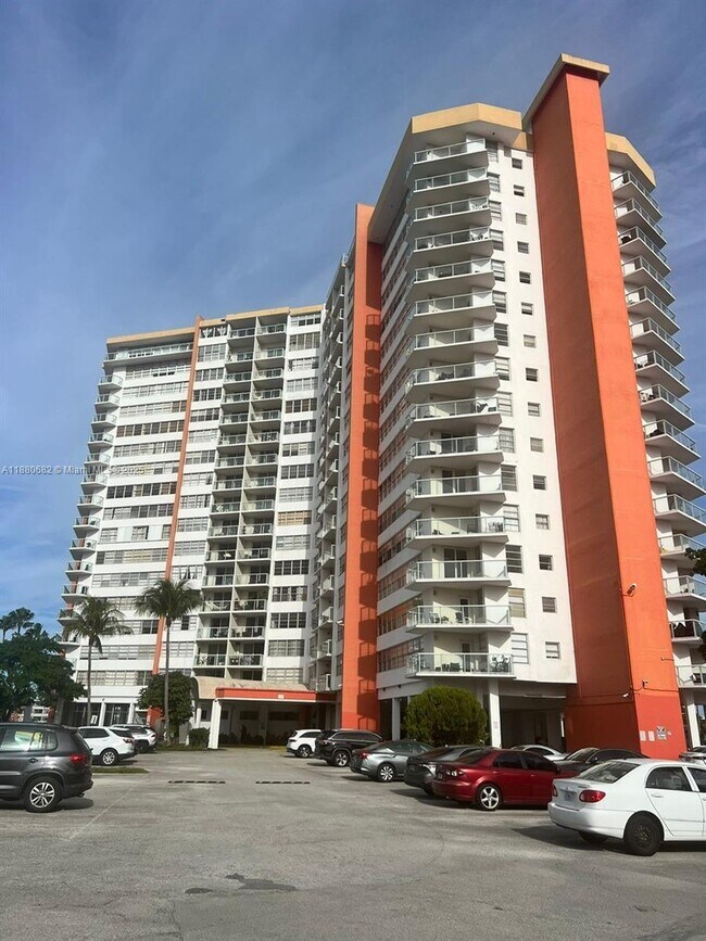 Primary Photo - 1351 NE Miami Gardens Dr