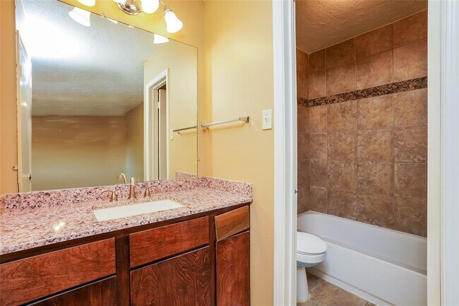Building Photo - 20406 Oak Limb Ct