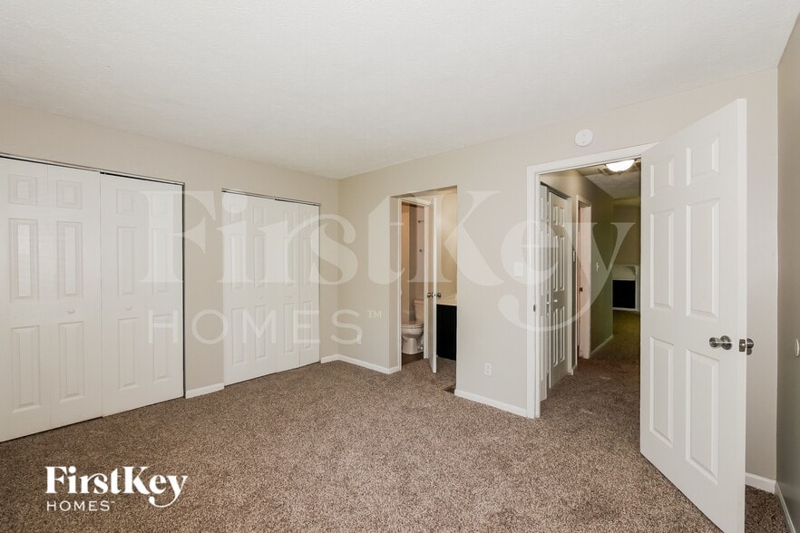 Building Photo - 5064 Parterra Ct