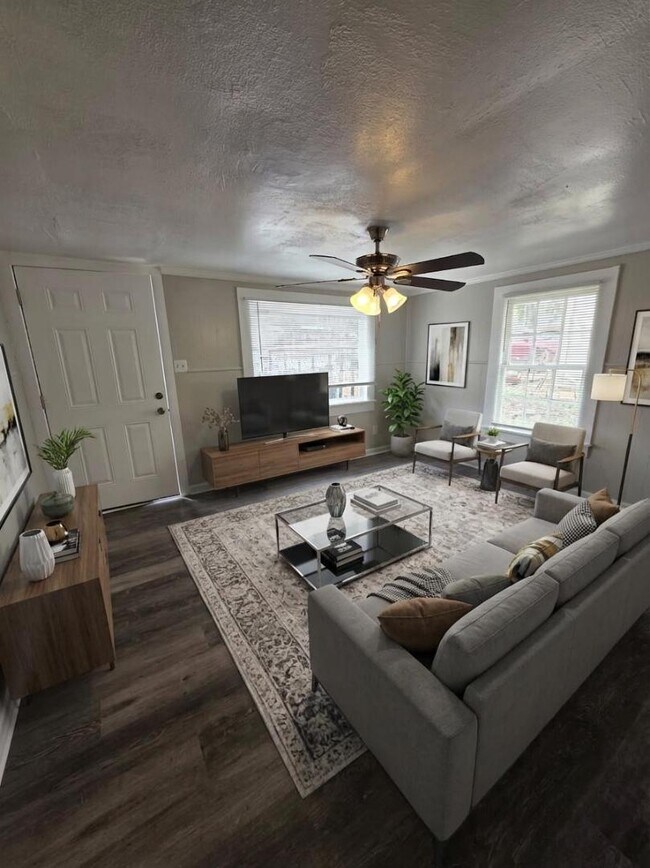 Building Photo - 206 Hedgecock Rd