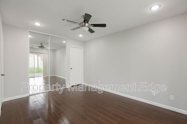 Building Photo - 254 Oleander Dr