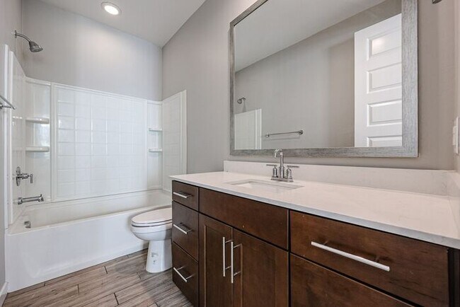 Building Photo - Available August 7th! Gated Community 4 Bedroom 3 Bathroom Home!