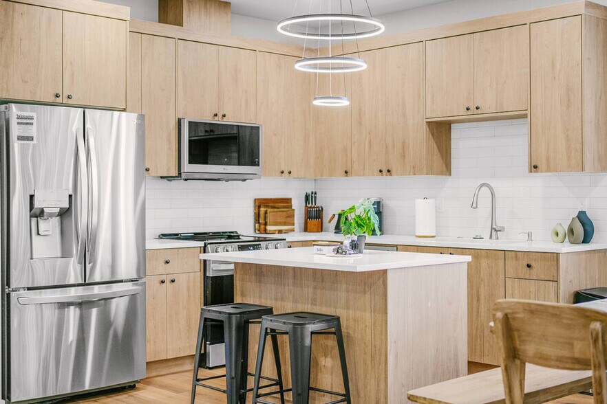 Building Photo - 3202 NW Division St