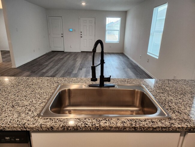 Building Photo - Dream Home in Seguin- 3 Bedroom / 2 Bath -...
