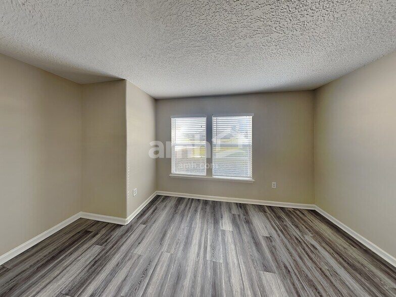 Building Photo - 76163 Long Pond Loop