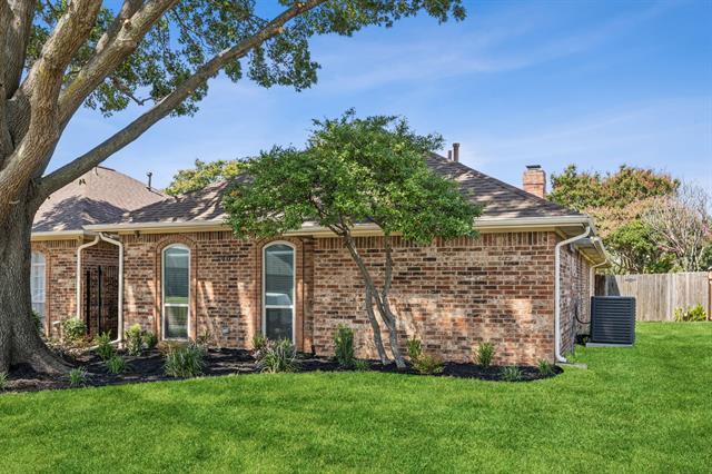 Building Photo - 3403 Wells Dr