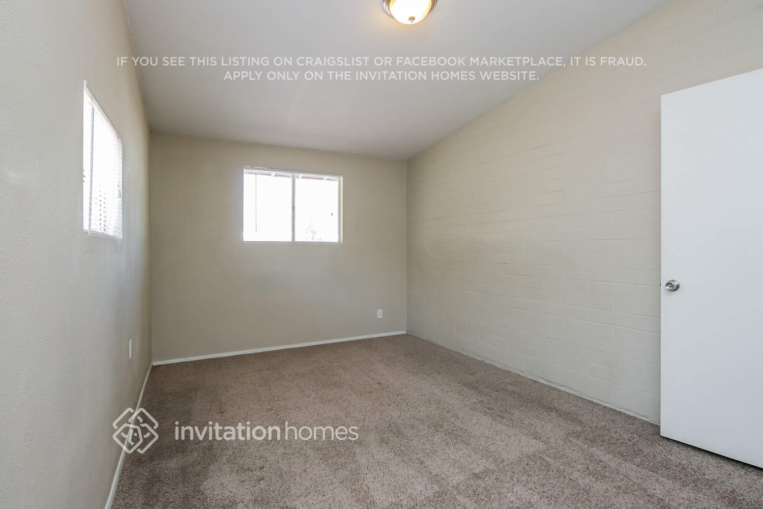 Building Photo - 449 S Stewart